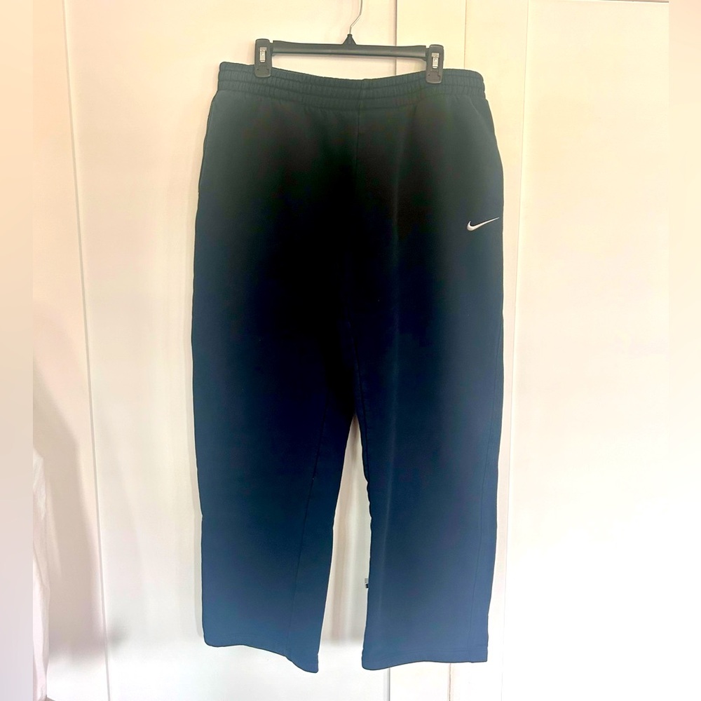 Men's Nike sweat pants. Black size large